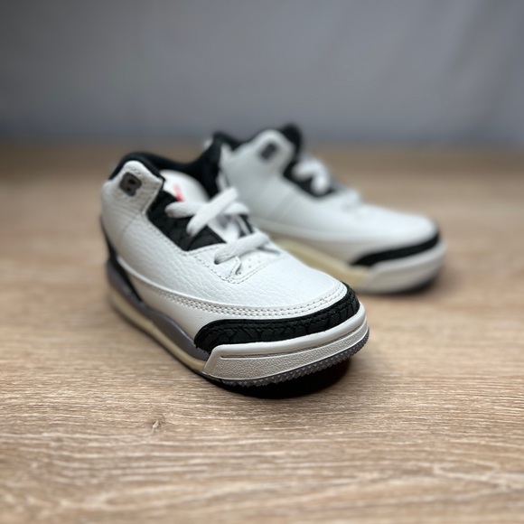 Jordan 3 Retro - Picture 2 of 6